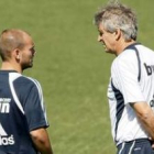 Wesley Sneijder conversa con Pellegrini.