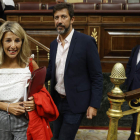 Yolanda Díaz y el diputado de Podemos, Antón Gómez-Reino, el jueves en el Congreso. MARISCAL