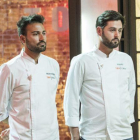 Montoro y Manu, esperando la decisión del jurado en 'Top chef'.