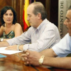 María Rodríguez con los representantes del rastro.