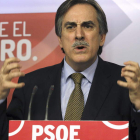 Valeriano Gómez asegura que el PSOE no ve «razón de urgencia» para firmar el decreto.