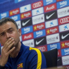 El técnico del FC Barcelona, Luis Enrique, atiende a la prensa antes del clásico.