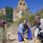 Felipe Santamarta, Santiago Fernández y Víctor Ferrero, en 2009, en San Esteban de Nogales. M. A. M.