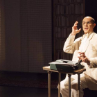 Gené ha querido celebrar con este curioso espectáculo sus cuarenta años de trayectoria teatral.