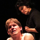 Dos de los actores de Trejoviana Teatro durante la representación de ‘Dos perlas de Tennessee’, la obra que llevaban a los Max.