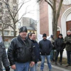 Operarios de Catisa y La Estrella volverán el martes a impedir el paso al aparcamiento.