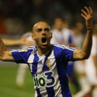 Pablo Infante celebra el gol de la Ponferradina, que sirvió para que el equipo berciano siga inexpugnable en su estadio de El Toralín, en el que ha conseguido las tres victorias en lo que va de campeonato.