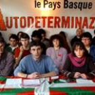 Batasuna, ilegal ya en España, se presentó ayer en Francia reclamando la autodeterminación