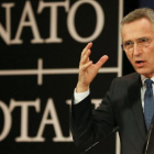 Stoltenberg gesticula durante la presentación del informe anual de la OTAN correspondiente al 2017, el 15 de marzo, en Bruselas.