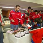 Los más pequeños fueron los que más disfrutaron de los autógrafos