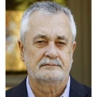Los ex presidentes de la Junta de Andalucía, José Antonio Griñán y Manuel Chaves.