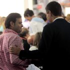 Tino Rodríguez, a su entrada al comité federal, junto al secretario federal, Pedro Sánchez.