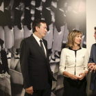 Alicia García, Mañueco y el director de la Casa Lis, ayer, en la presentación de la muestra.