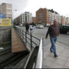 El puente del ferrocarril empezará a cambiar su aspecto el lunes