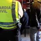La Guardia Civil realizó 27 registros domiciliarios y efectuó 18 detenciones. EFE