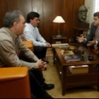 El alcalde de Ponferrada recibió ayer en su despacho al responsable de UGT-Transportes