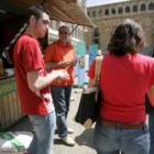 Jóvenes reciben información sobre los efectos nocivos del tabaco en la exposición