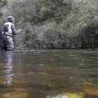 La temporada de pesca apunta a muy buenas perspectivas en los ríos de la provincia. FERNANDO OTERO