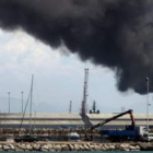 Gibraltar no aceptó la ayuda española para intentar apagar el tanque de combustible.
