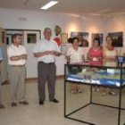 Tomás Gallego, José Miguel Pazuelo y Arturo Cabo durante la inauguración de la exposición