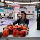 Los productores preparaban ayer sus stands en la plaza de toros de la capital. SECUNDINO PÉREZ