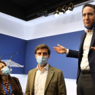 Teodoro García Egea y Pablo Montesinos, ayer, tras la valoración de los resultados en Castilla y León. KIKO HUESCA