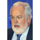 De arriba a abajo, Miguel Arias Cañete   y Jean-ClaudeJuncker.