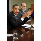 Barack Obama junto al presidente de la Reserva Federal, Ben Bernanke