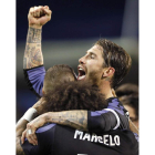 Ramos celebra junto a sus compañeros el triunfo en Vigo. LAVANDEIRA
