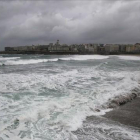 Temporal costero en A Coruña, donde hay alerta por posibilidad de olas de nueve metros este domingo.