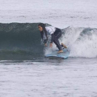 María Martín-Granizo en un momento de su puesta en escena en el Nacional de surf. NICO RODRÍGUEZ CRESPO