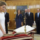 La nueva ministra de Agricultura, Isabel García Tejerina, jura hoy su cargo ante el rey.