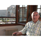 El pintor y restaurador Ángel García, que en el momento del robo del ‘Libro de las Estampas’ de la Catedral de León era secretario del Museo y que, posteriormente, fue cesado, cuenta 45 años después cómo ocurrió todo.