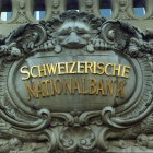 El logo del Banco Nacional de Suiza, en una sede situada en Berna.