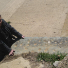 Campos junto a la fuente de Filiel, construída con un petroglifo.