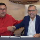Antonio Cuervo y José Miguel Palazuelo tras firmar el convenio. DL
