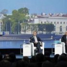 Zapatero se dirige a los presidentes de Rusia y Kazajistán en el foro económico.