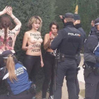 Protesta de las activistas de Femen en la plaza de Oriente de Madrid con motivo del 20N.