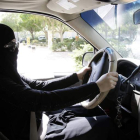 Las mujeres saudíez ya pueden conducir coches. FSTR