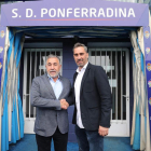 El presidente de la Deportiva, José Fernández Nieto, y Jon Pérez Bolo, el día de la presentación de éste como entrenador. L. DE LA MATA