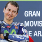 Jorge Lorenzo, en lo más alto del podio de Motorland, tras ganar el GP de Aragón, el pasado 27 de septiembre.