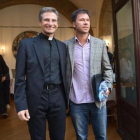 Charamsa y su pareja.