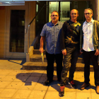 Los representantes de la Ampa de La Palomera saliendo de Educación tras su reunión con Emilia Villanueva.