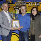 Nicanor Sen entregó el diploma al ganador. CAMPOS
