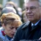 La viuda de Buesa y Felipe González, en el homenaje de Vitoria