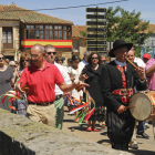Procesión en las fiestas de Santa Colomba.