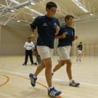 Irene y Elena, en primer plano, en un entrenamiento del equipo leonés