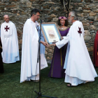 El cámara deTVE Manuel Ovalle, durante su nombramiento como Gran Mestre Honorífico en el Castillo de los Templarios.