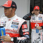 Lewis Hamilton, seguido por Jenson Button y Sebastian Vettel, tras la sesión de entrenamientos de Yeongam.
