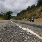 La carretera de Luna se encuentra en muy mal estado ya que no ha sido arreglada en décadas. JESÚS